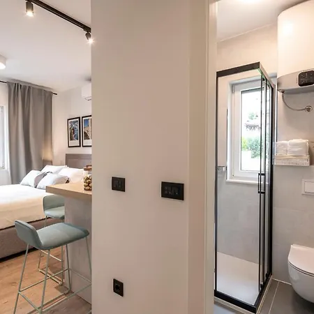 Time Off Apartment *